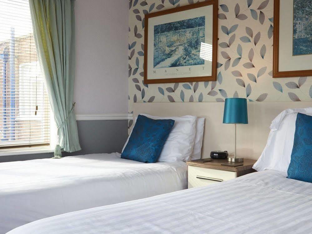 The Headlands 4*
